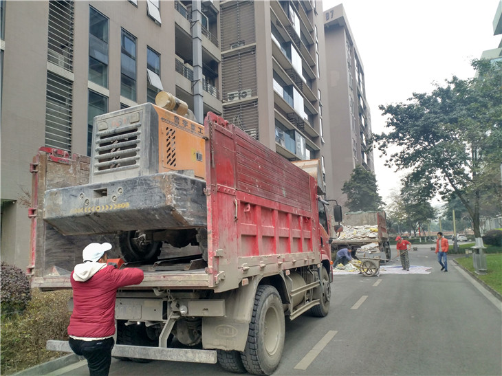 成都天府生命科技園700平室內(nèi)裝修拆除清運(yùn)